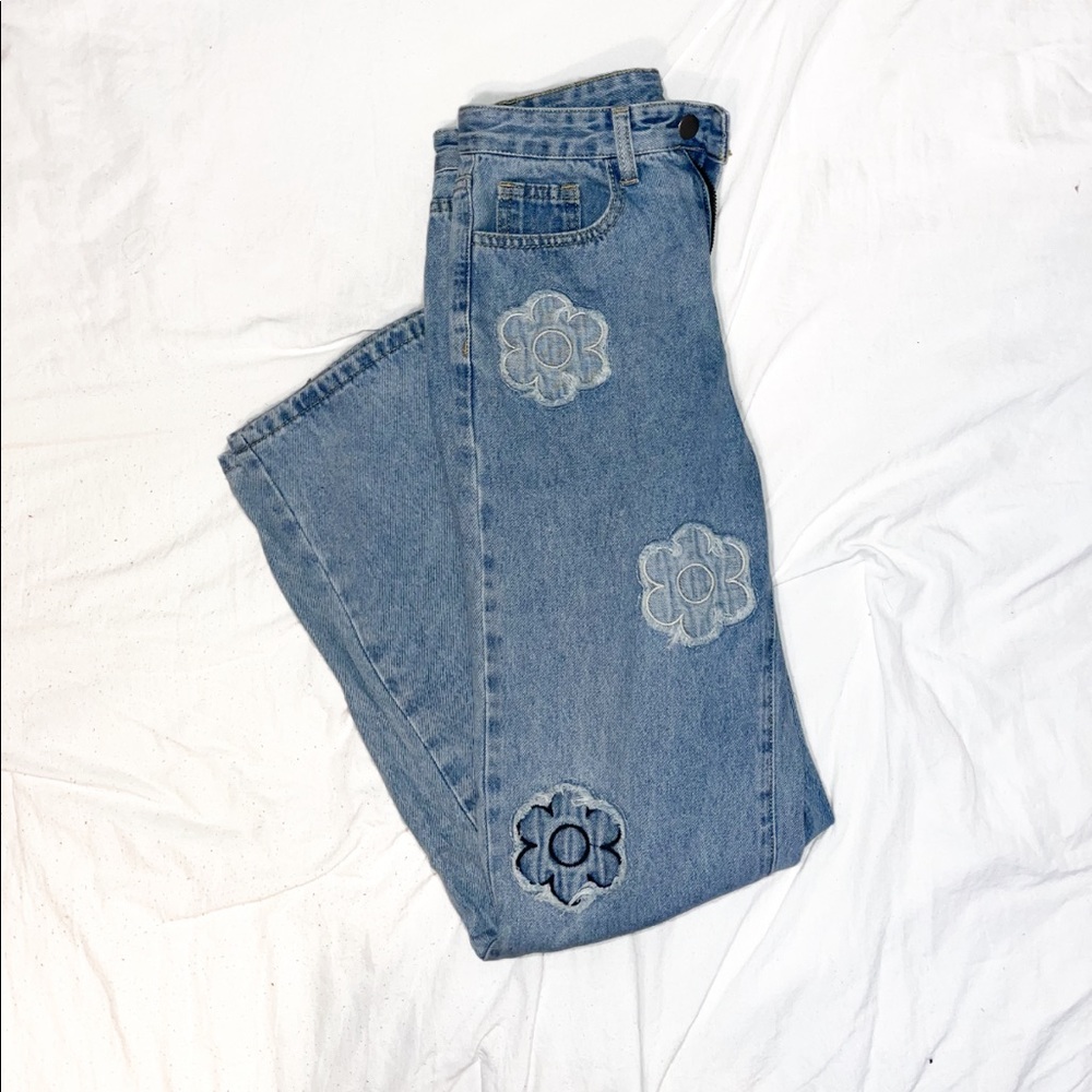 Bellbottom flared flower pattern jean